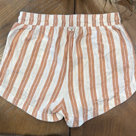 Billabong Women's Striped Tan and Cream Shorts - Picture 4 of 9
